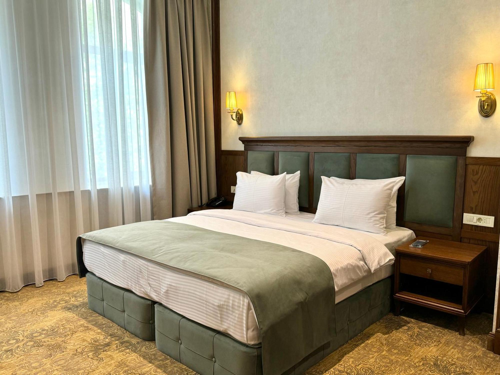 Midway Baku Hotel 外观 照片
