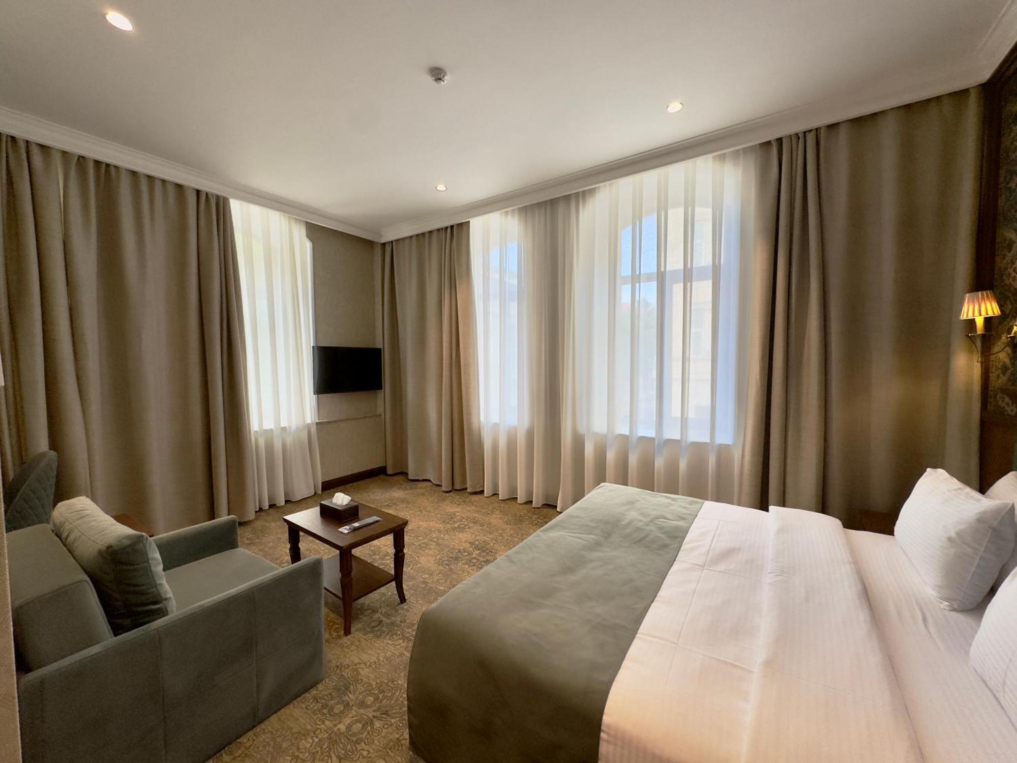 Midway Baku Hotel 外观 照片